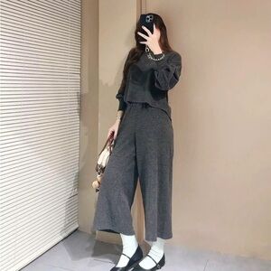 Women's Gray Lounge Set.